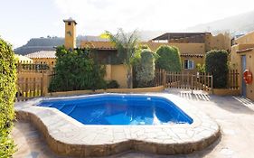 Finca La Huerta House B with pool&barbecue by Edén Rentals